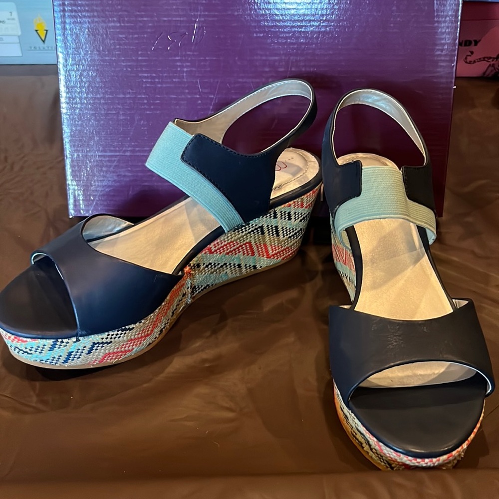 New in box 7.5 wedges in navy, mint, and coral.